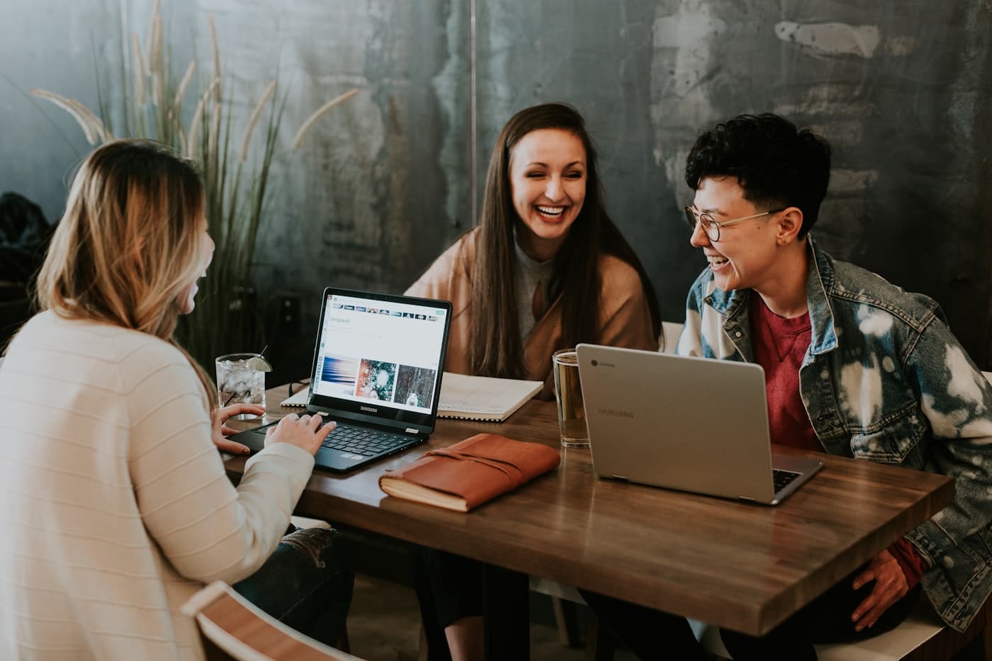 Melivana team collaborating